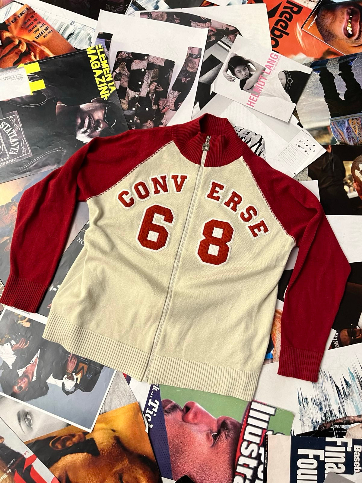 Converse SVETR bílo-červený s nápisem 68 na hrudníku M