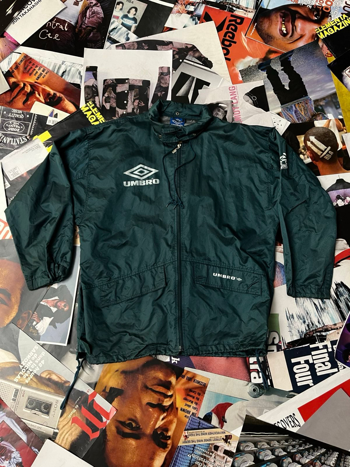 Umbro bunda šustaková smaragdová s bílým logem umbro S