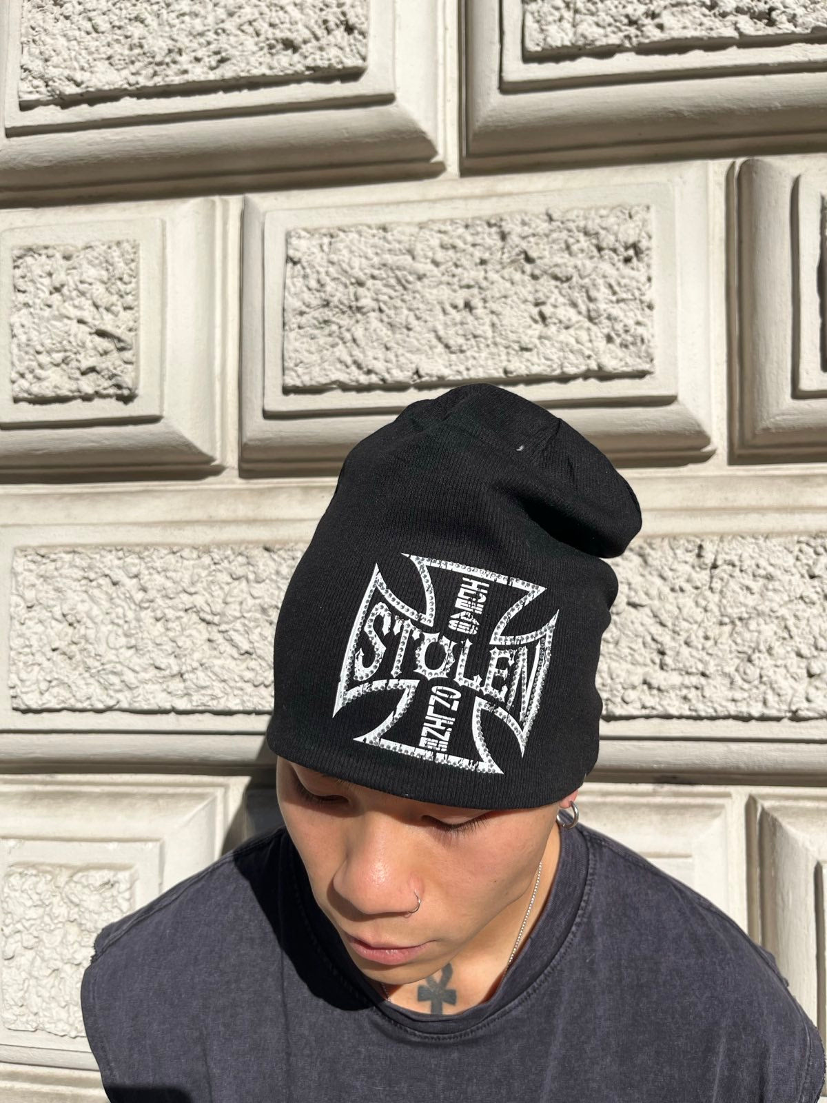 1of1 BEANIE OBOUSTRANNÁ černo–bílá Westside Choppers & Harley Davidson rhinestones logo