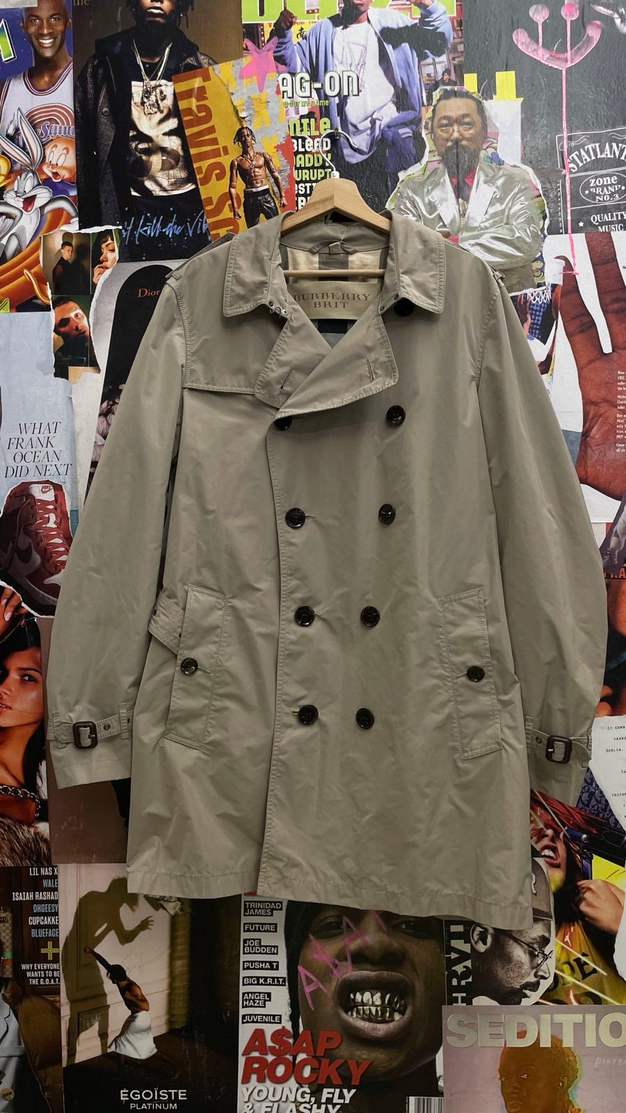 Burberry trenchcoat béžový L