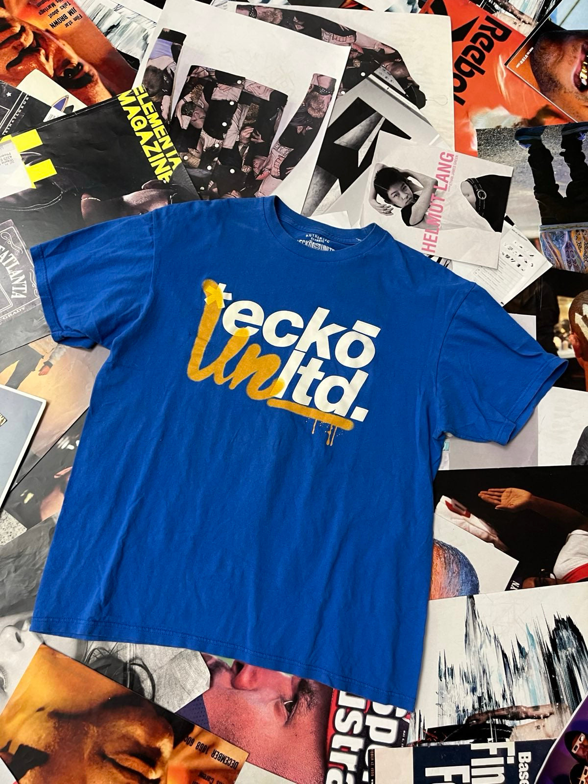 Ecko Unltd triko modré s nápisem bílý a žlutý na hrudi M