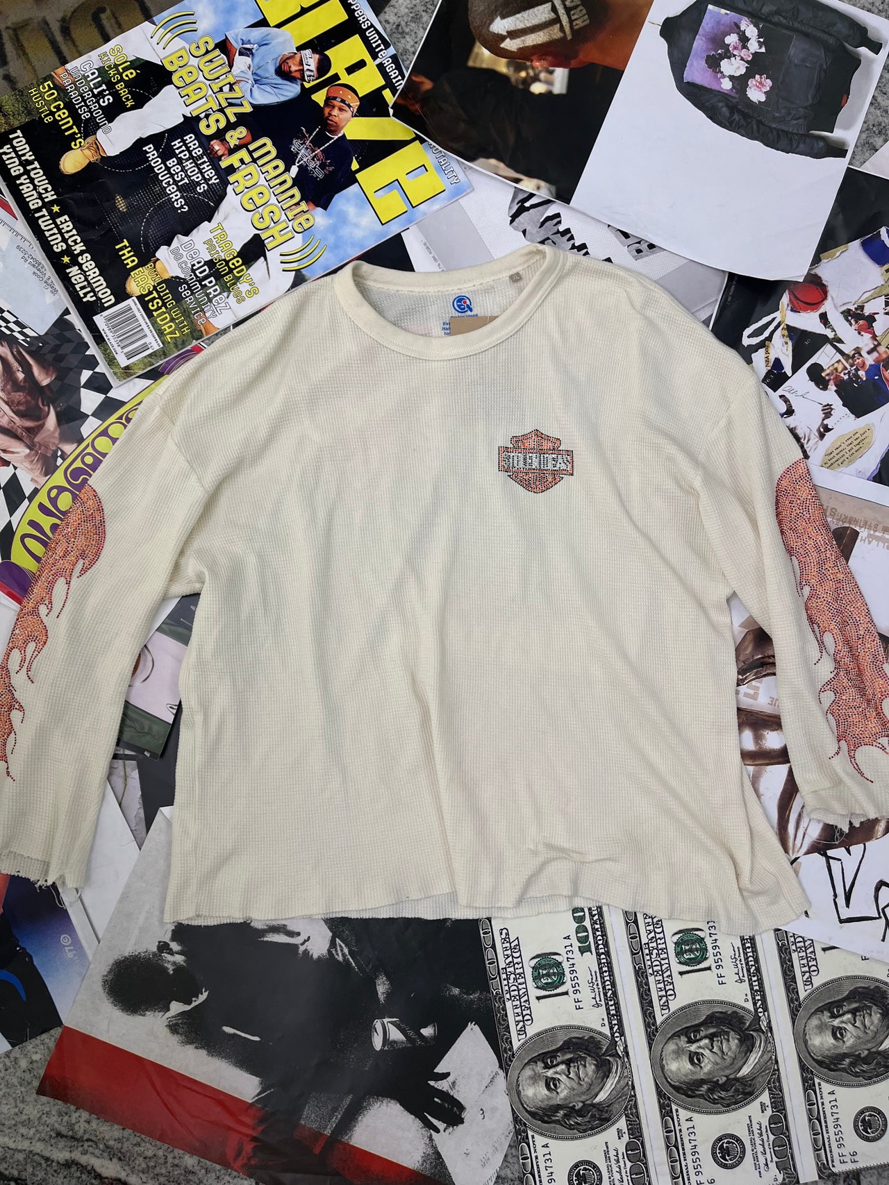 (XL) Waffle longsleeve s plamenmi na rukávech, malým logem na přední a velkým logem na zadní straně