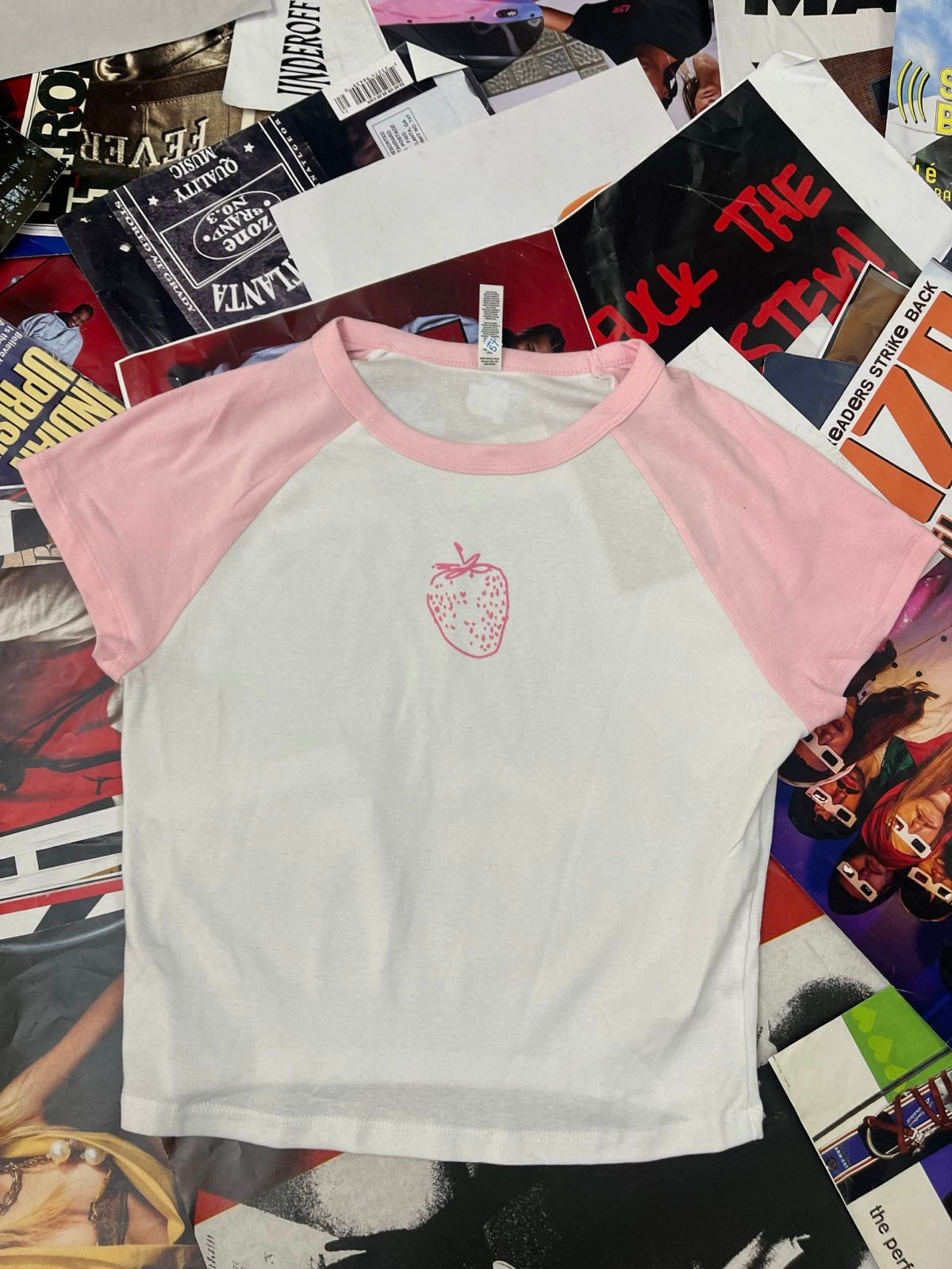 (XL) 1of1 růžové baby tee s potiskem jahody a Hello Kitty