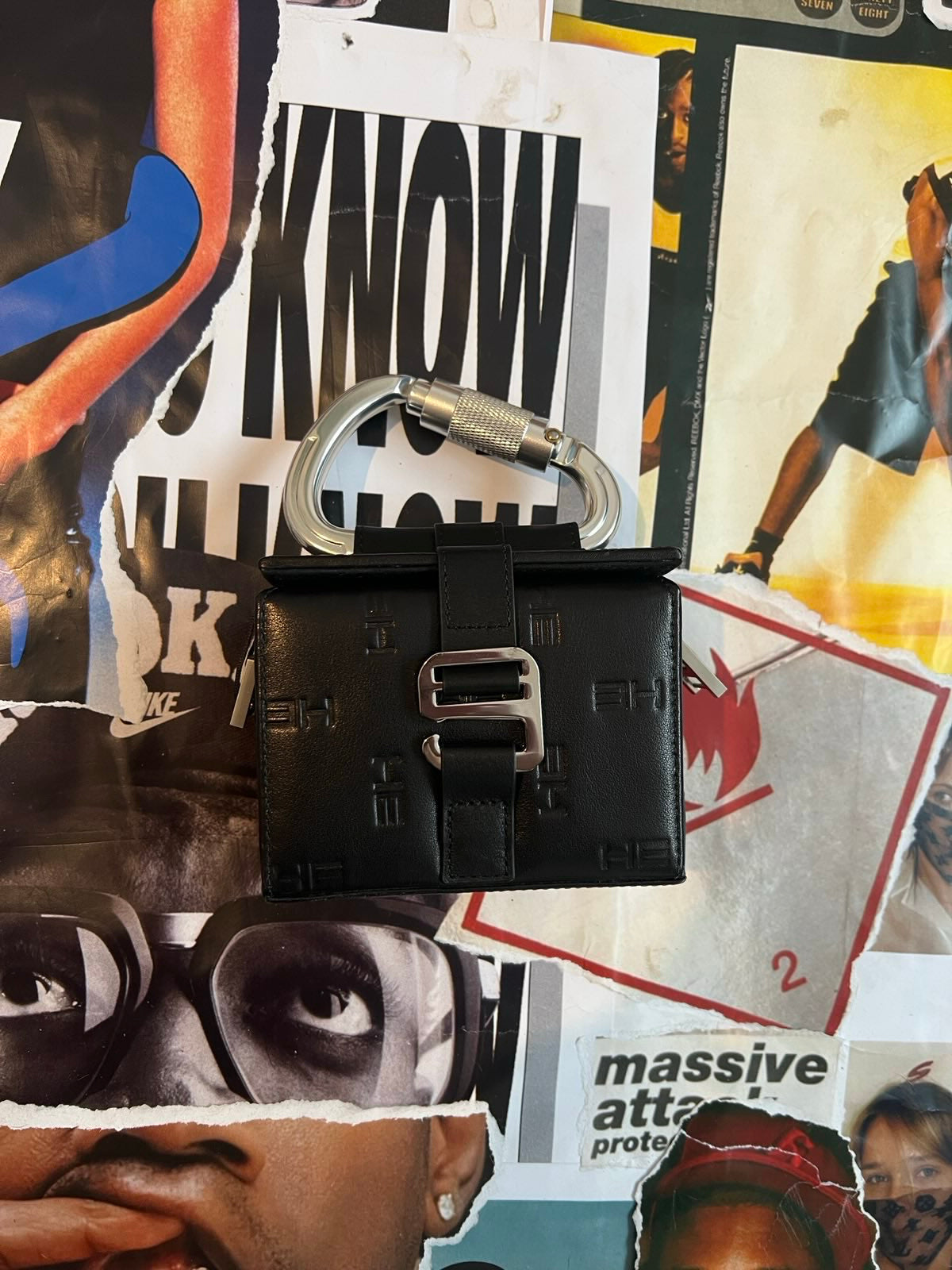 Heliot Emil kabelka malá černá s horolezkou přezkou