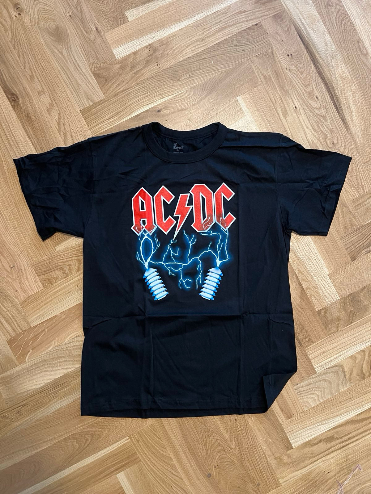KAPELA triko černé ACDC červený nápis