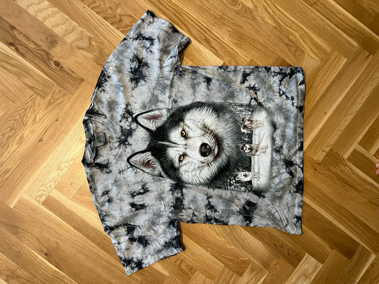 Triko s vlky bílo šedá batika XL