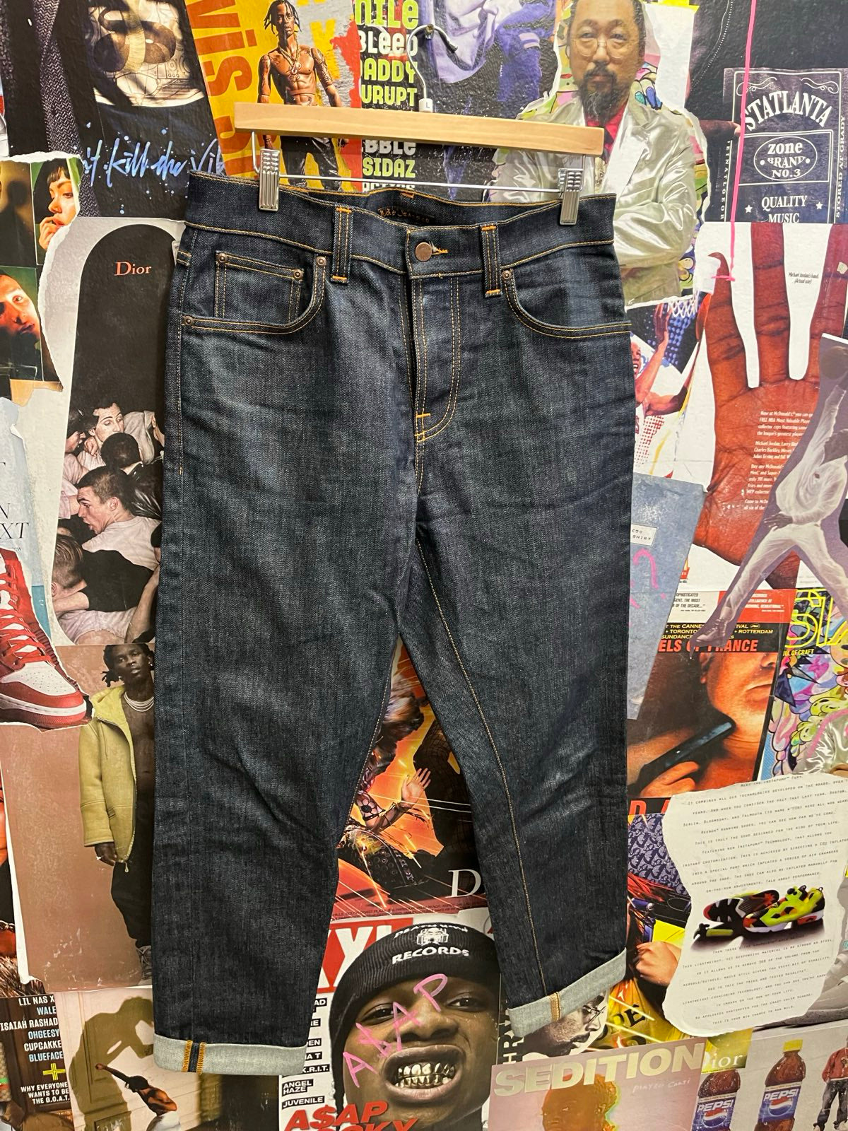Nudie jeans tmavě modré džíny s oranžovou nití M