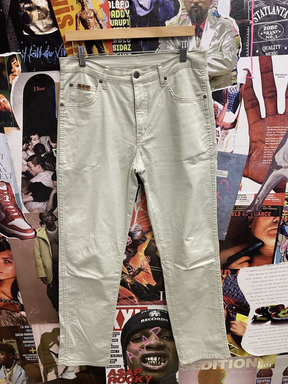 džíny Wrangler krémová bílá M