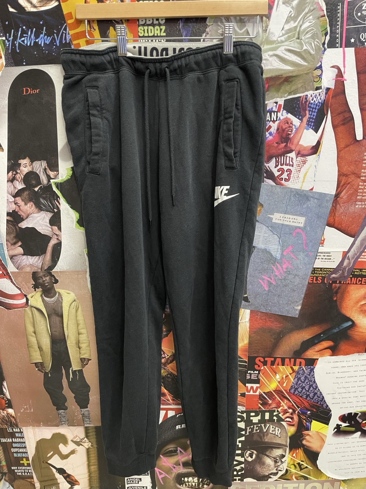 Nike černé tepláky M