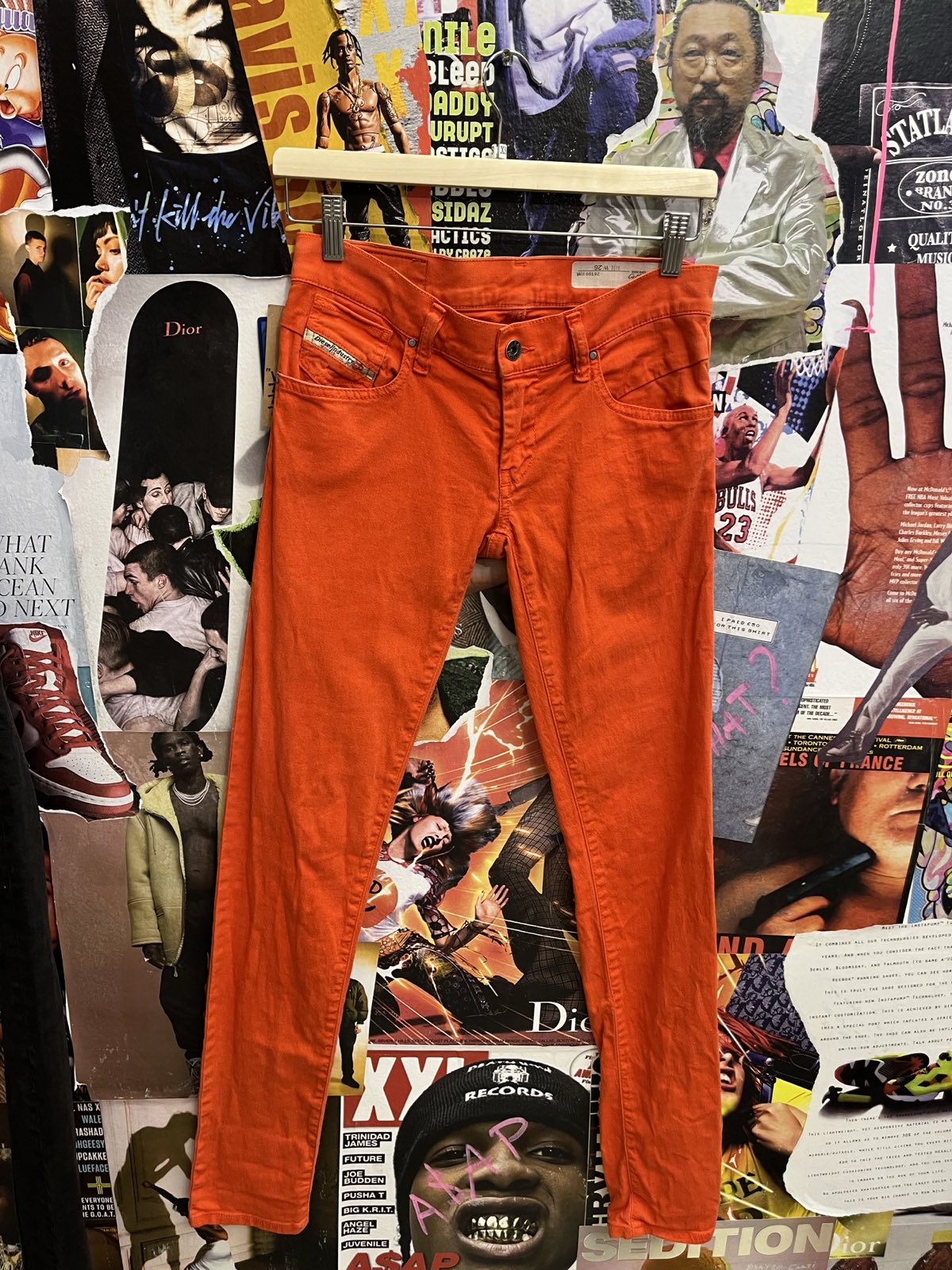 DIESEL oranžové džíny XS